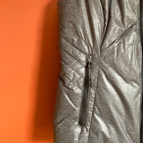 NWT Champion Puffer Vest - Picture 5 of 12